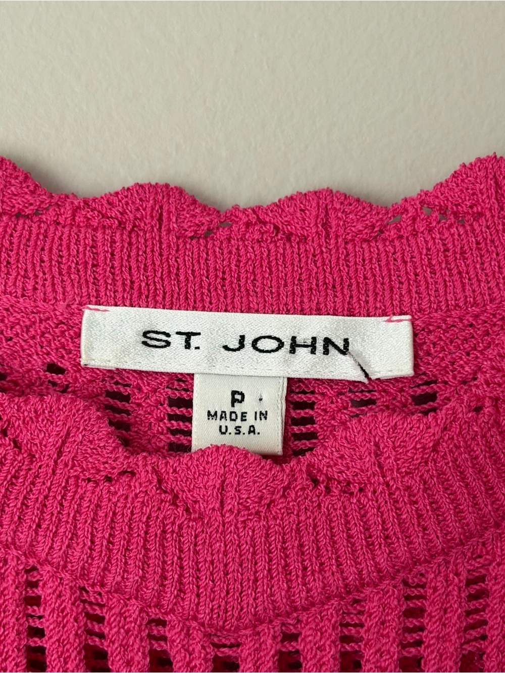 ST. JOHN Hot Pink Scalloped Open-Knit Tank Top - Size Petite S - Picture 3 of 3
